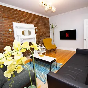 https://bell-center-crescent-street-is-your-neighbor.hotels-in-montreal.org