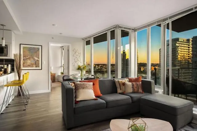 Apartment Downtown Water View Condo: Modern 2BR with AC and Parking Vancouver Canada